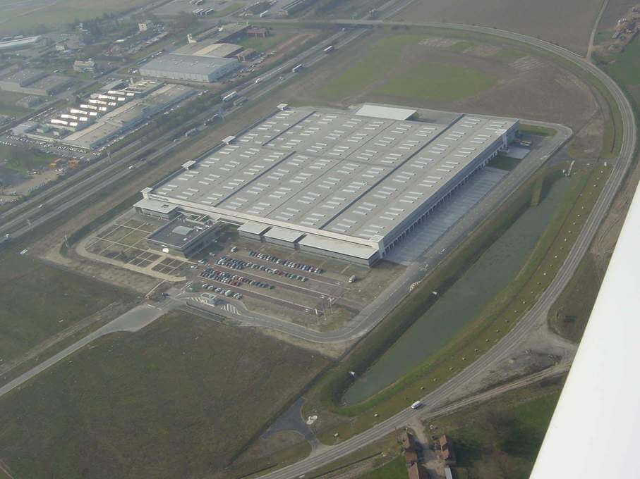 Vue aérienne de l'entrepôt logistique de Daimler Chrysler
