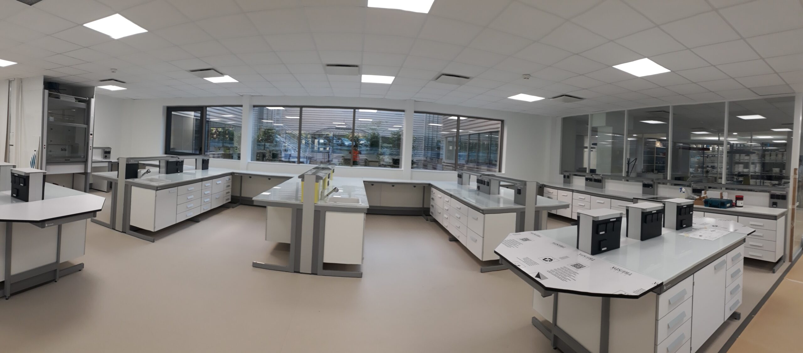 Elcimaï a récemment achevé deux projets d'extension de bâtiment et d'aménagement de zones spécifiques pour le compte de Shiseido